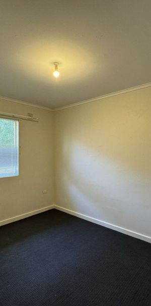 2/13 Adams Street, Queanbeyan - Photo 1