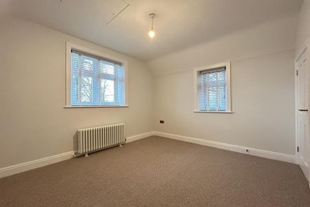 3 bedroom detached house to rent - Photo 4