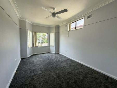 Comfortable Family Living with Extra Space to Enjoy - Photo 3