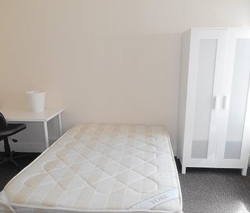 5 bedroom terraced house to rent - Photo 2