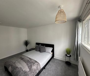 Room in a Shared Flat, Poplar High Street, E14 - Photo 5
