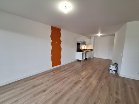 Location Appartement 3 pièces 67m² VILLENAVE D ORNON 33140 - Photo 2