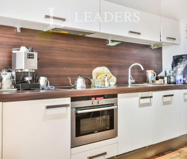 Studio to rent - Photo 2