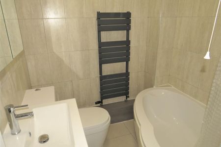 Salisbury Street - Photo 4