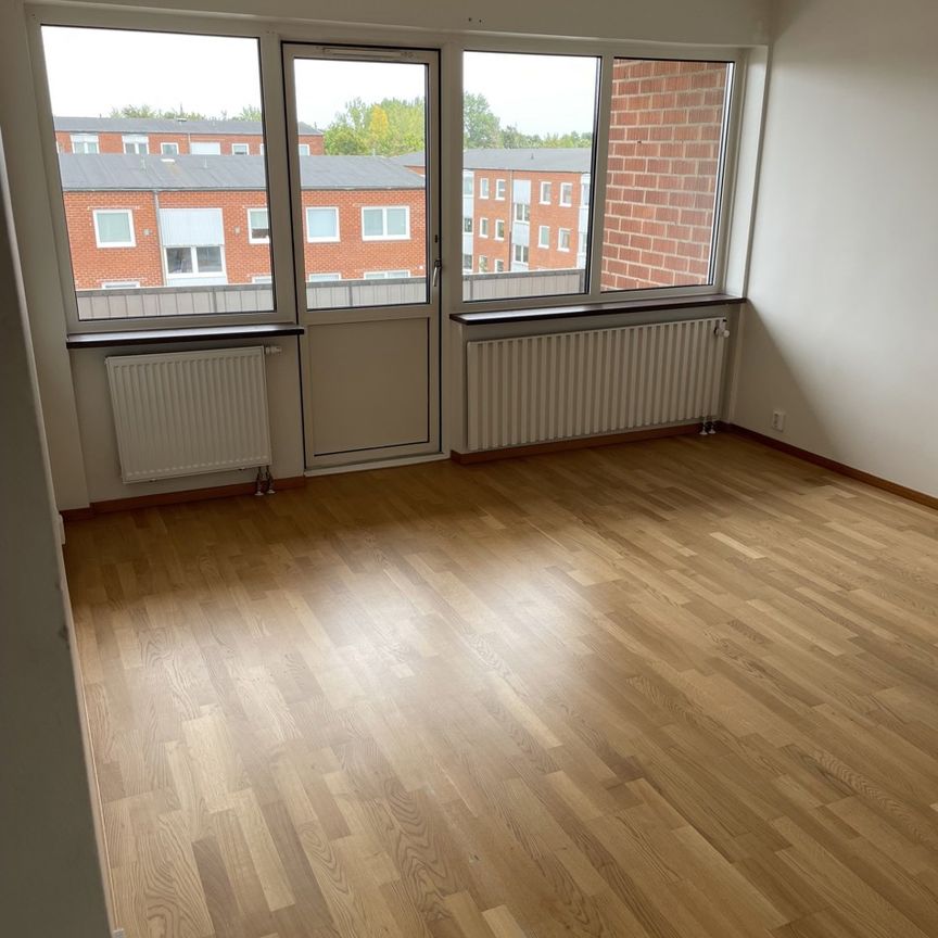 Docentgatan 1B, Hermodsdal - Photo 1