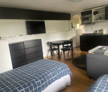 Länsvägen, Farsta - Photo 2