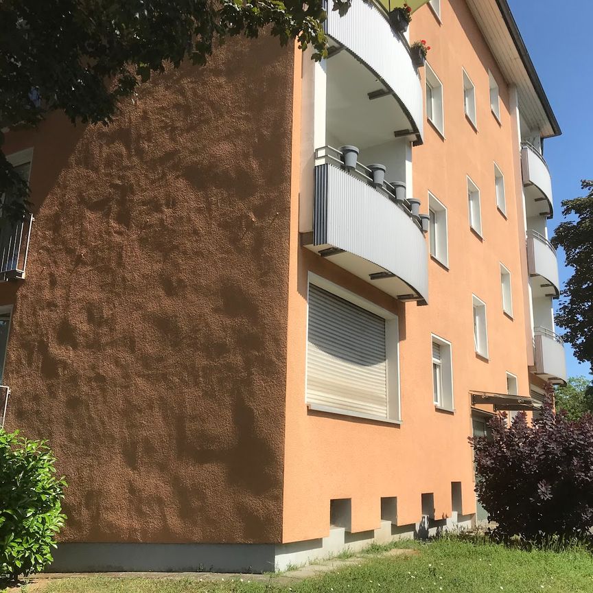 Gut geschnittene Wohnung mit Balkon - Photo 1