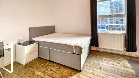 3 bedroom flat to rent - Photo 5