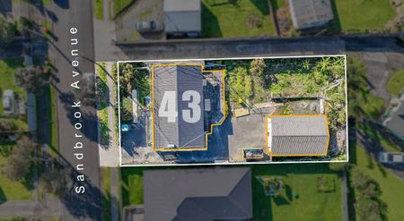 Renovated home Otara with Utility rooms - Photo 4