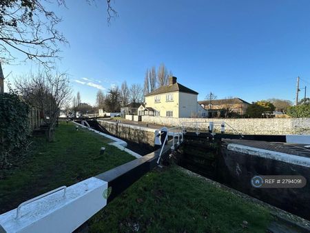 3 bedroom detached house to rent - Photo 4