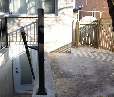 For Lease - 154 Bristol Road, Mississauga, Ontario - Photo 6