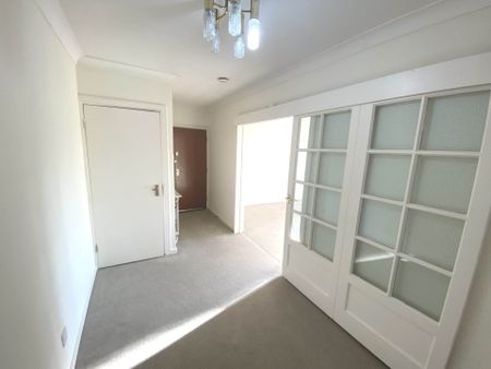 Price £1,750 pcm - Available Now - Part Furnished - Photo 5