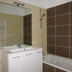 APPARTEMENT DEUX CHAMBRES AVEC CAVE 61m² COURS POURTOULES ORANGE, - Photo 3