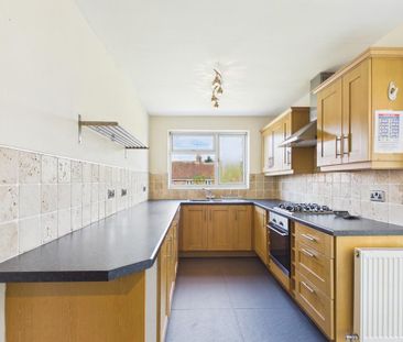 3 bedroom semi-detached house to rent - Photo 1