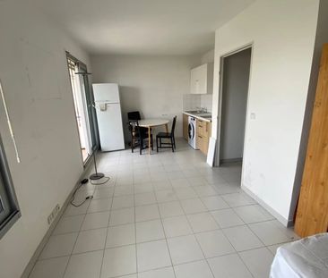 Location Appartement 1 pièce 27m² ST LAURENT DU VAR 06700 - Photo 6