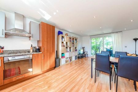 2 bedroom flat to rent - Photo 3