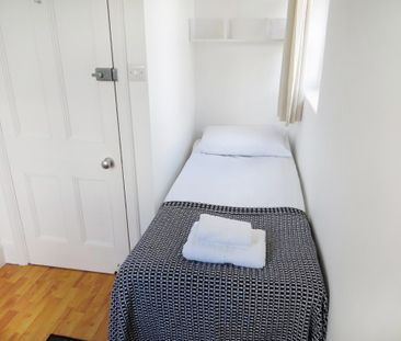 Studio For Rent in Fulham - Photo 1