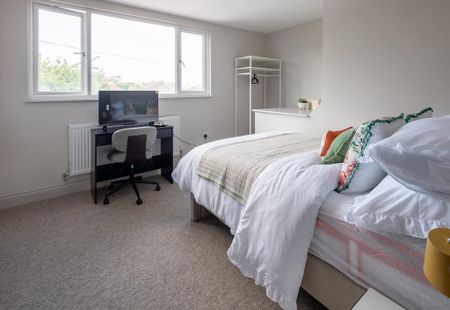 1 bedroom in a flat share to rent - Photo 4