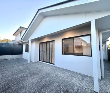Modern 4-Bedroom Family Home in Convenient Pallara Location - Photo 4
