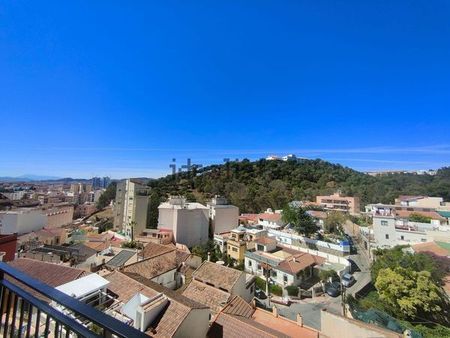 Alquiler de ático en Calle Conde de Ureña - Photo 5