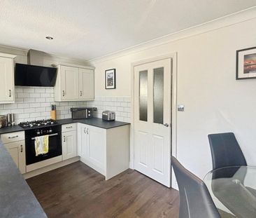 The Spinney, Sandbach - Photo 1