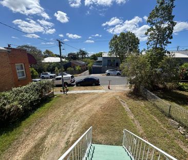 Queenslander in Convenient Location - Photo 6