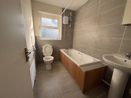 Peterhouse Crescent, March - Photo 5