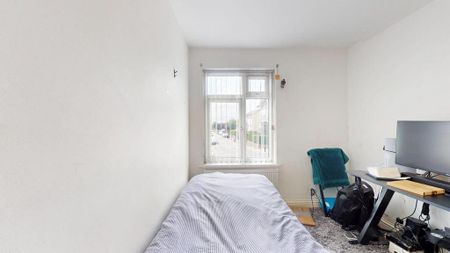 3 bedroom flat to rent - Photo 3