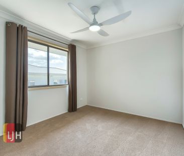 LOVELY, 2 BEDROOM TOWNHOUSE IN EVERTON PARK ! - Photo 3