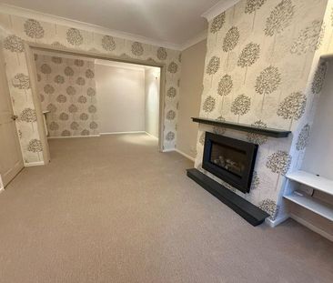 3 bedroom semi-detached bungalow to rent - Photo 1