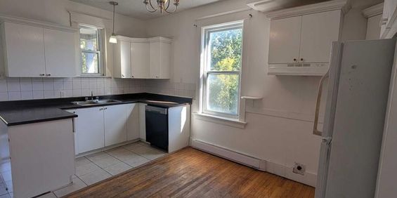 Immeuble - 317-327 Mont-Plaisant, Sherbrooke Beau Et Grand 5 1/2 - Photo 3