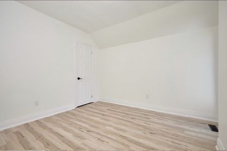 For Lease - 195 Sherman Avenue, Hamilton, Ontario - Photo 4