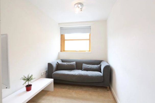 Denmark Place – Room 1 - Photo 1