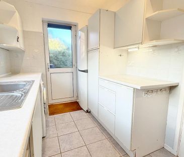 3 bedroom bungalow to rent - Photo 1