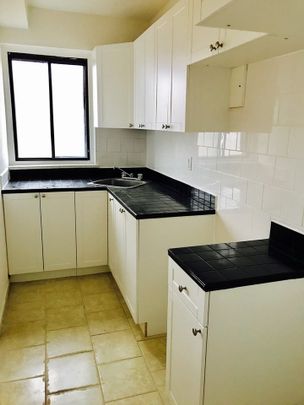 3455 Chemin de la Côte-des-Neiges apartment — Montréal, QC (2-Bedroom) - 2 Bedroom - Photo 1