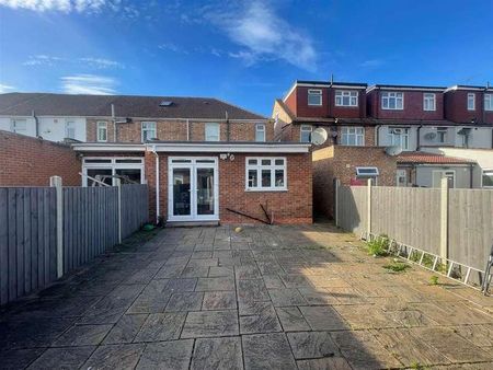 Hanson Gardens, Southall, UB1 - Photo 3