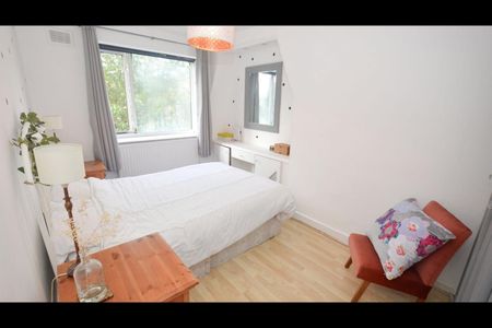 2 Bed Flat, Melmerby Court, M5 - Photo 4