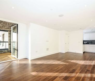 A fantastic apartment in London Square Putney with a private balcony and access to communal roof gardens. - Photo 1