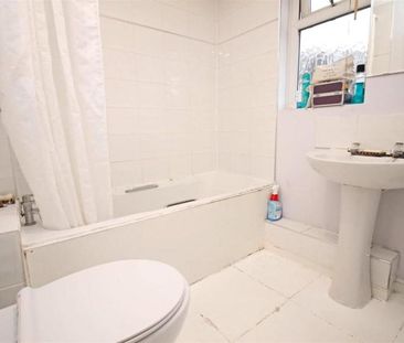 4 bedroom townhouse to rent Saracens Wharf, Bletchley, Milton Keyne... - Photo 6