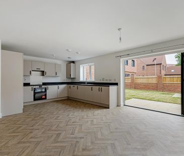 4 bedroom semi-detached house to rent - Photo 2