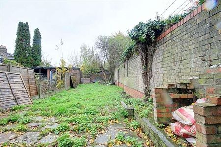 Montagu Road, London, N18 - Photo 2