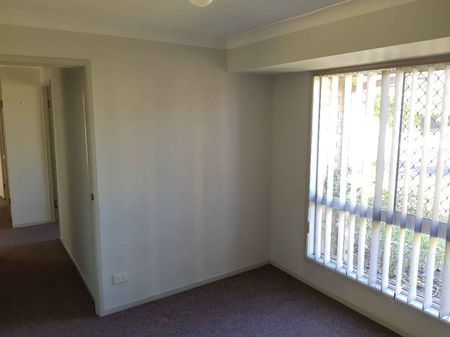 BURPENGARY - CLOSE & EASY - Photo 3