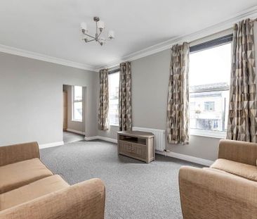 40a Bachelors Walk, Lisburn, BT28 1XN - Photo 2