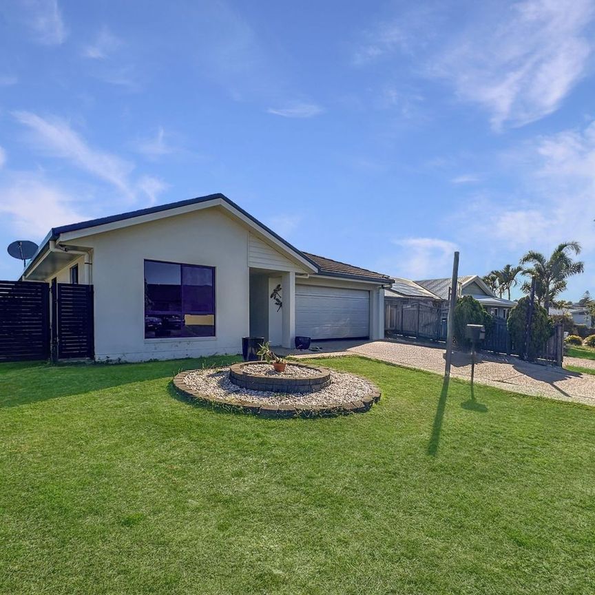 Plantation Palms 4 bedroom must see!! - Photo 1