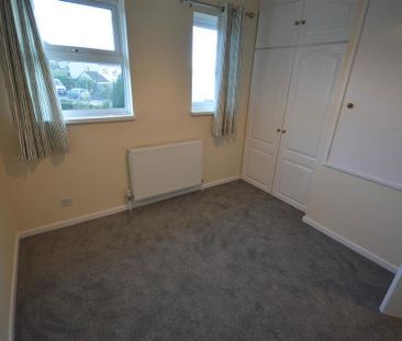2 bedroom semi-detached bungalow to rent - Photo 3