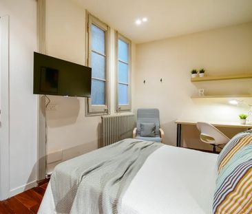 Avinguda de la Riera de Cassoles, Barcelona, Catalonia 08012 - Photo 4