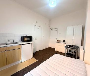 Studio to rent - Photo 4