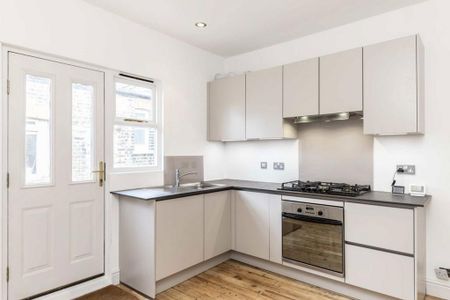 2 bedroom maisonette to rent - Photo 3
