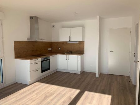 Location Appartement 3 pièces 62m² - Photo 2