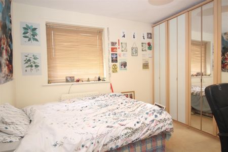 2 bedroom Student Terraced House to rent in Windmill Court, Newcastle Upon Tyne - Photo 2